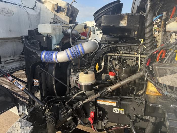 2021 Peterbilt 567 — photo 18