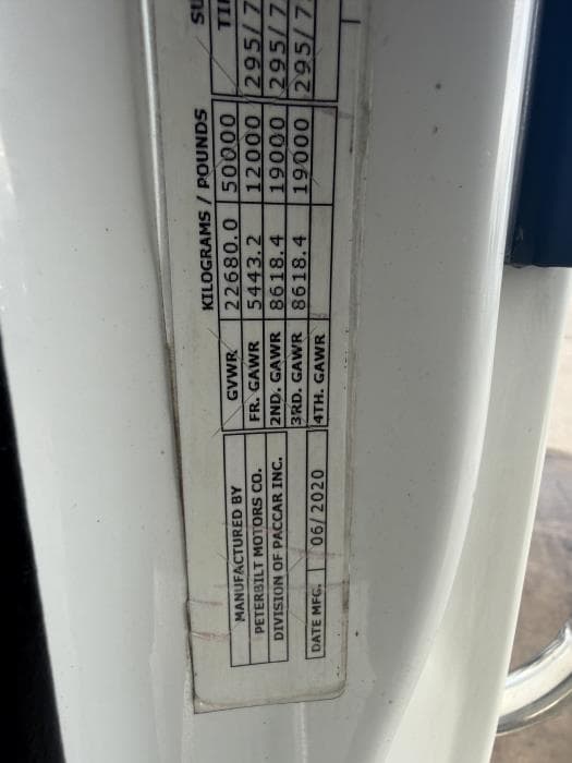 2021 Peterbilt 567 — photo 27