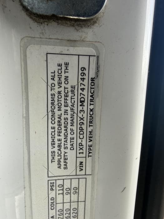 2021 Peterbilt 567 — photo 28