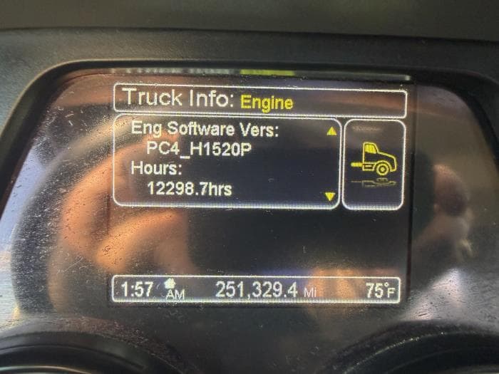 2021 Peterbilt 567 — photo 33