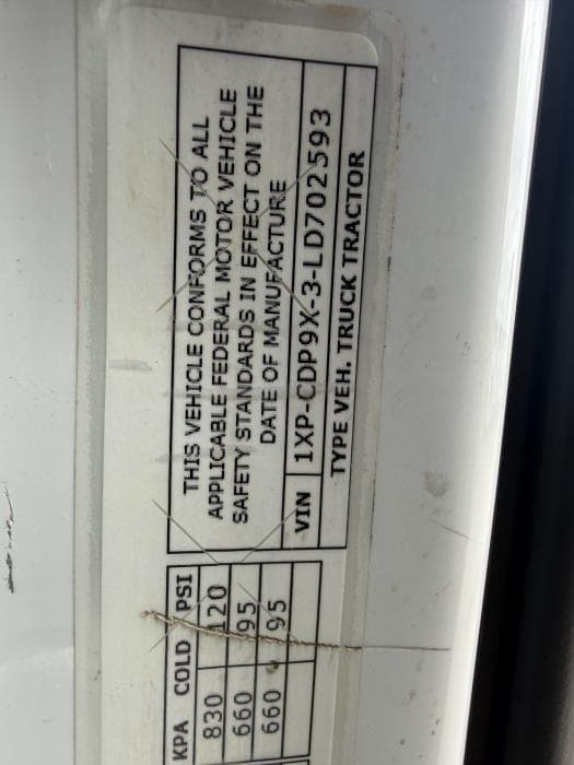 2020 Peterbilt 567 — photo 28