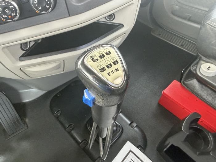 2020 Peterbilt 567 — photo 31