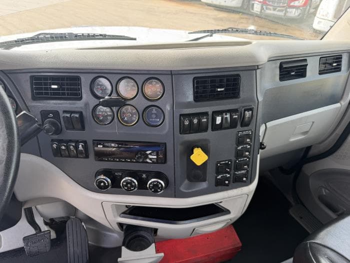 2019 Peterbilt 567 — photo 28