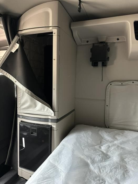 2025 Peterbilt 579 — photo 13