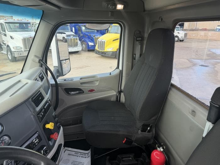 2019 Peterbilt 579 — photo 26