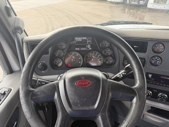 2019 Peterbilt 579 — photo 31