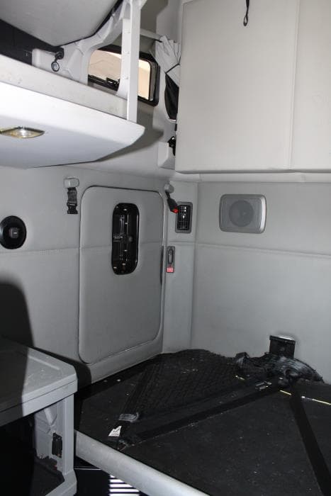 2022 Kenworth T680 — photo 16