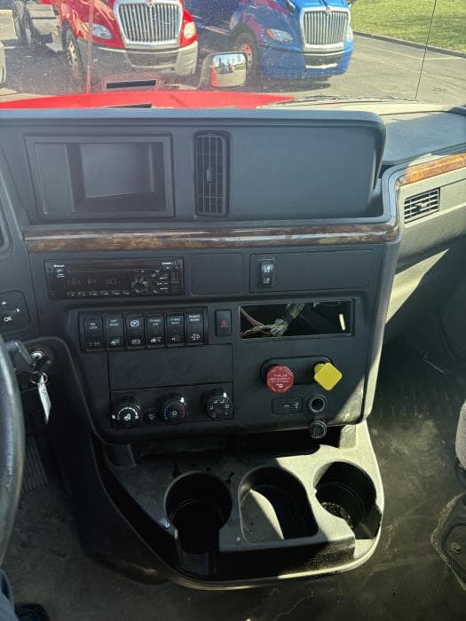 2018 International LT — photo 4
