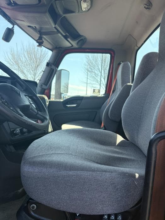 2018 International LT — photo 5