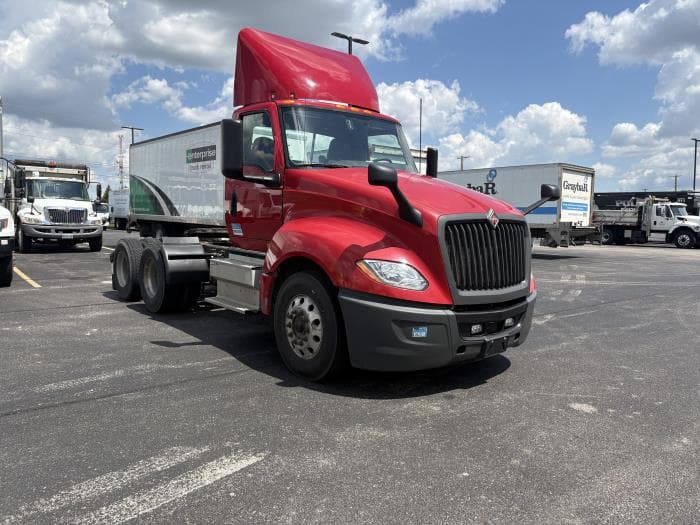 2018 International LT — photo 14