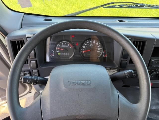 2020 Isuzu NPR — photo 6