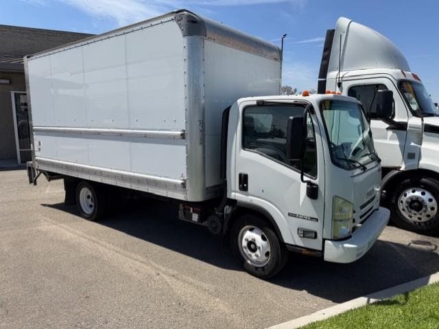 2020 Isuzu NPR — photo 2
