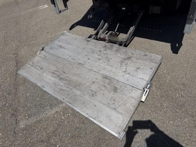 2020 Isuzu NPR — photo 14