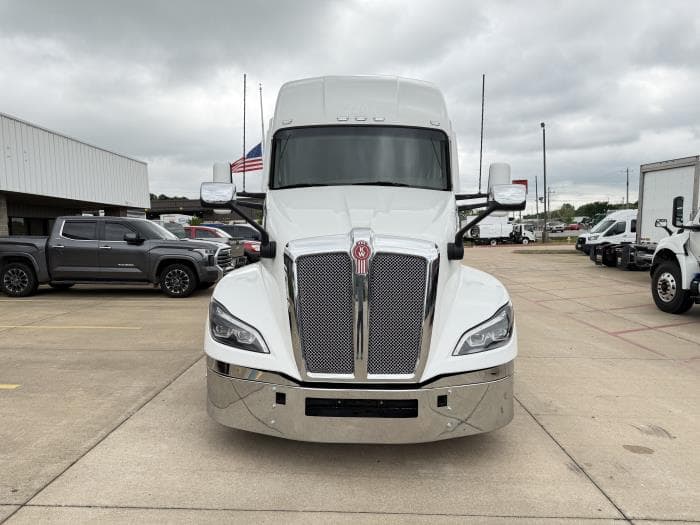 2022 Kenworth T680 — photo 4