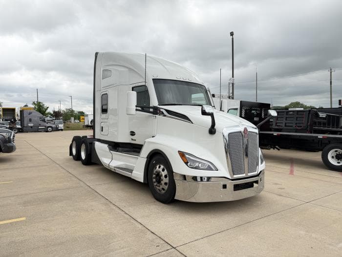 2022 Kenworth T680 — photo 3