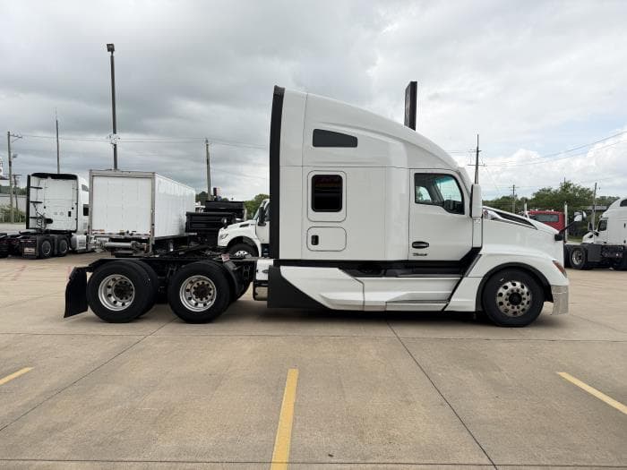 2022 Kenworth T680 — photo 5