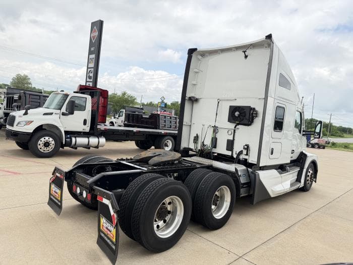 2022 Kenworth T680 — photo 7