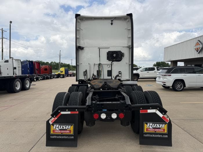2022 Kenworth T680 — photo 9
