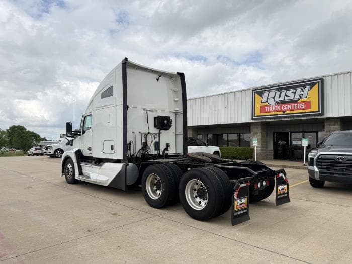 2022 Kenworth T680 — photo 8