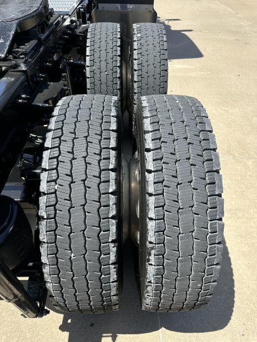 2025 Peterbilt 589 — photo 18