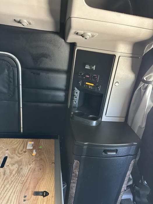 2025 Peterbilt 589 — photo 14