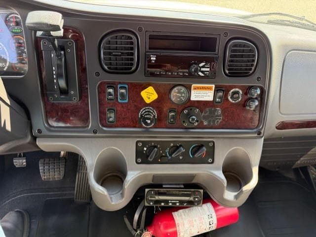 2020 Freightliner — photo 13