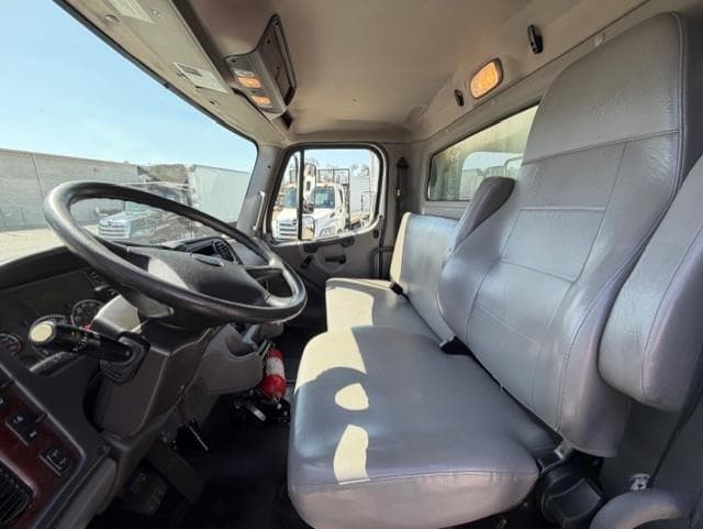 2020 Freightliner — photo 12