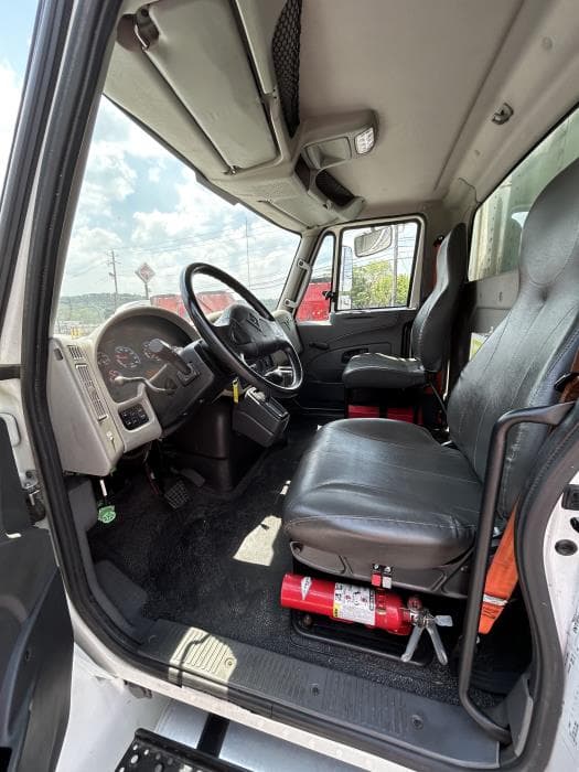 2019 International 4300 — photo 5