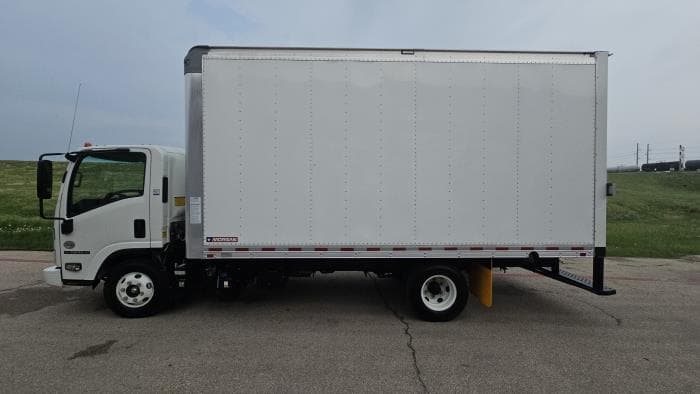 2023 Isuzu NPR — photo 3