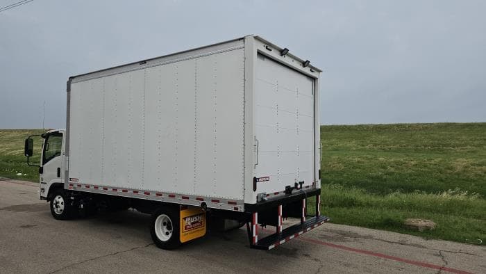 2023 Isuzu NPR — photo 4
