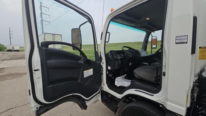 2023 Isuzu NPR — photo 12