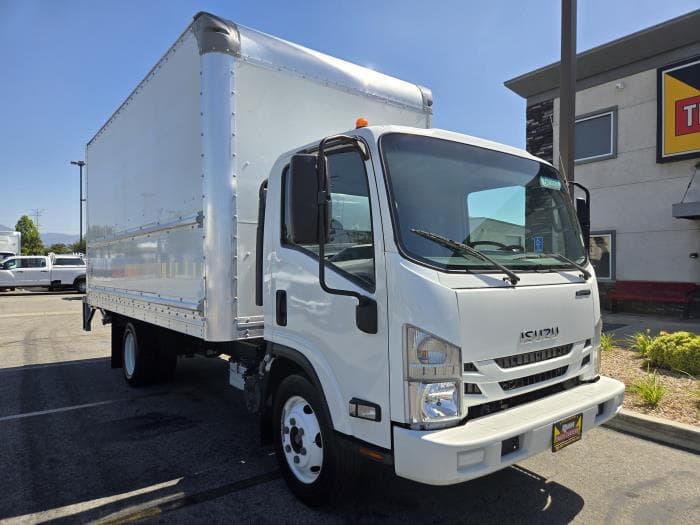 2020 Isuzu NPR — photo 8