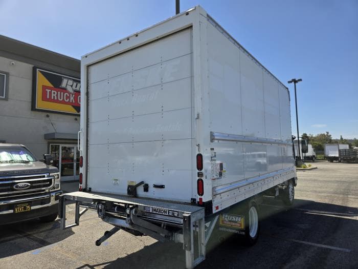 2020 Isuzu NPR — photo 10