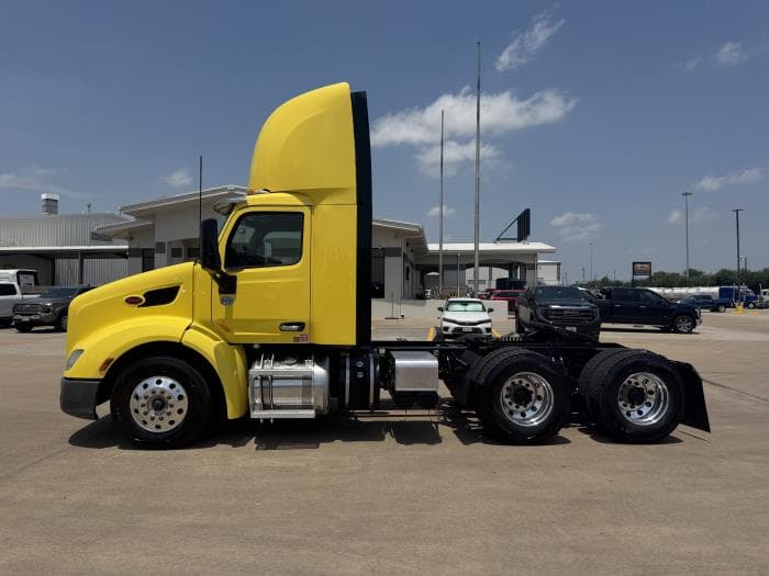 2021 Peterbilt 579 — photo 3