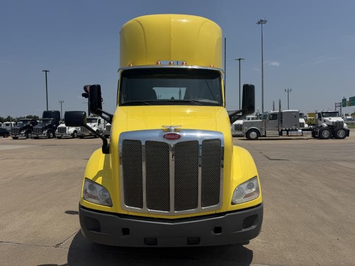 2021 Peterbilt 579 — photo 9