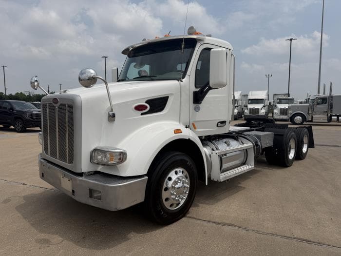 2021 Peterbilt 567 — photo 2