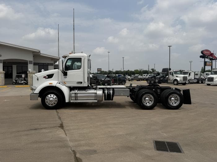 2021 Peterbilt 567 — photo 3