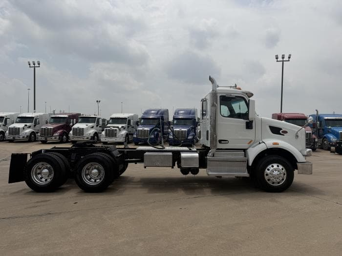 2021 Peterbilt 567 — photo 7