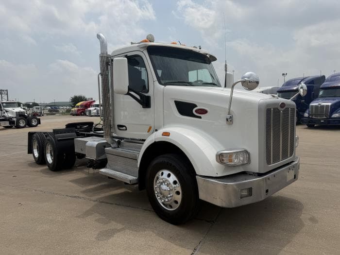 2021 Peterbilt 567 — photo 8