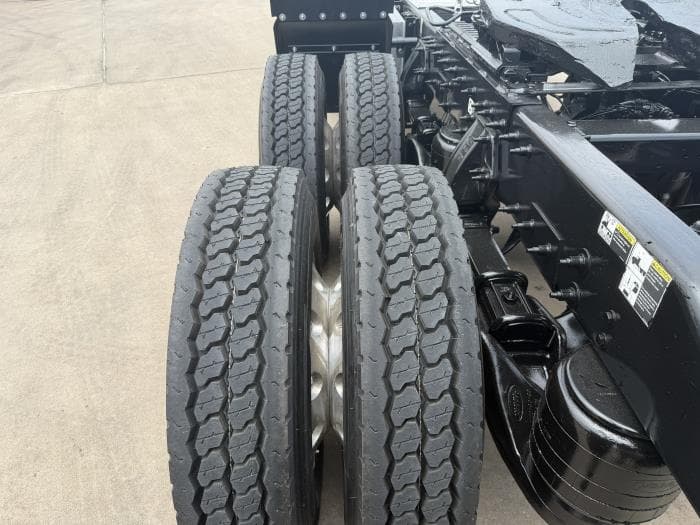2021 Peterbilt 567 — photo 13