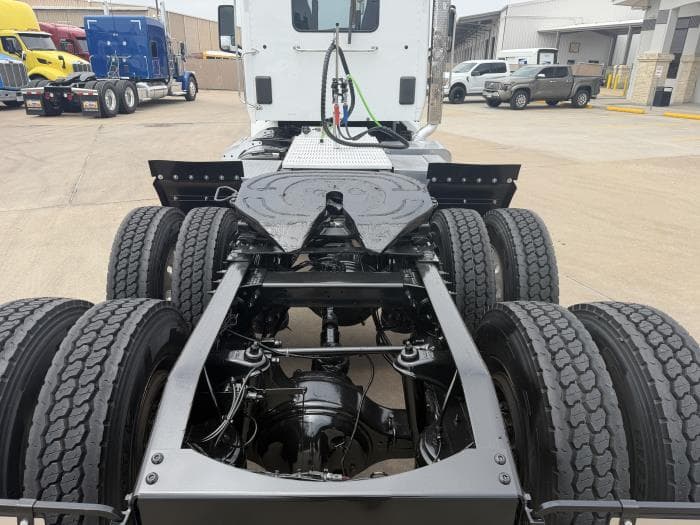 2021 Peterbilt 567 — photo 14