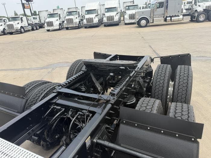 2021 Peterbilt 567 — photo 15