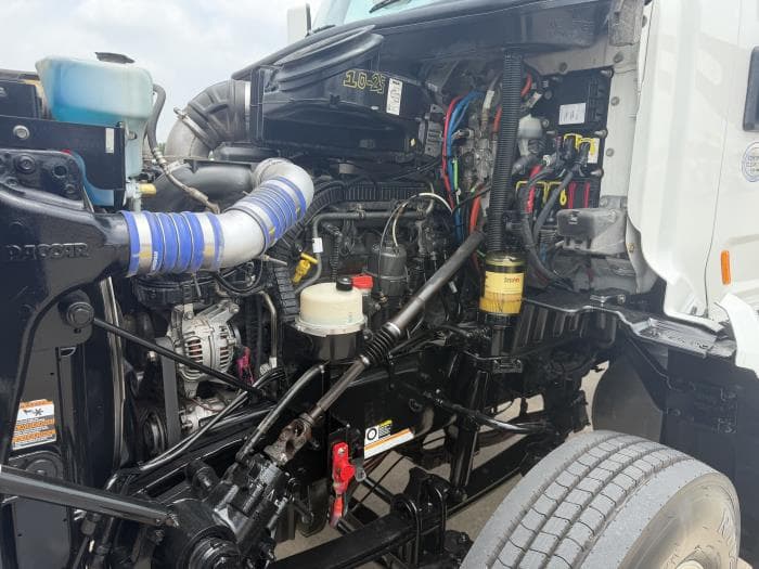2021 Peterbilt 567 — photo 17