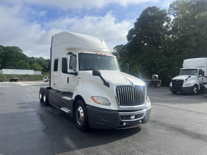 2019 International LT — photo 4