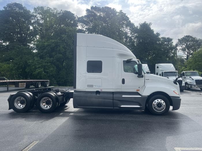 2019 International LT — photo 5