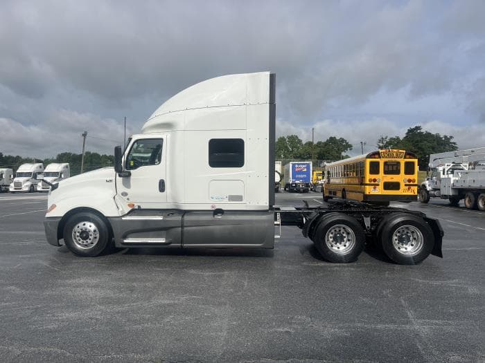 2019 International LT — photo 7