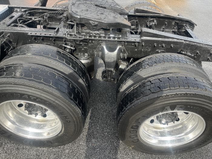 2019 International LT — photo 8
