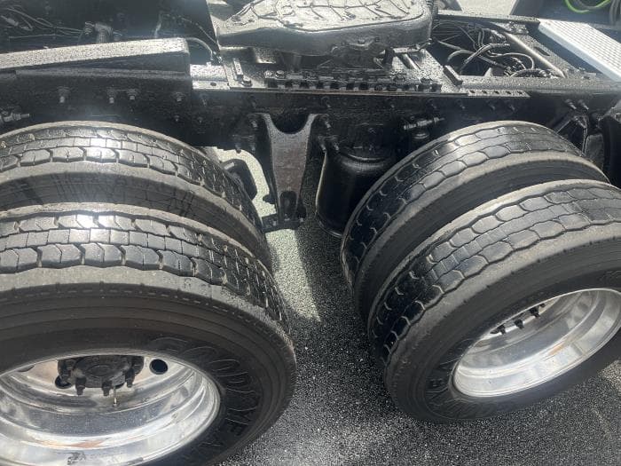 2019 International LT — photo 10
