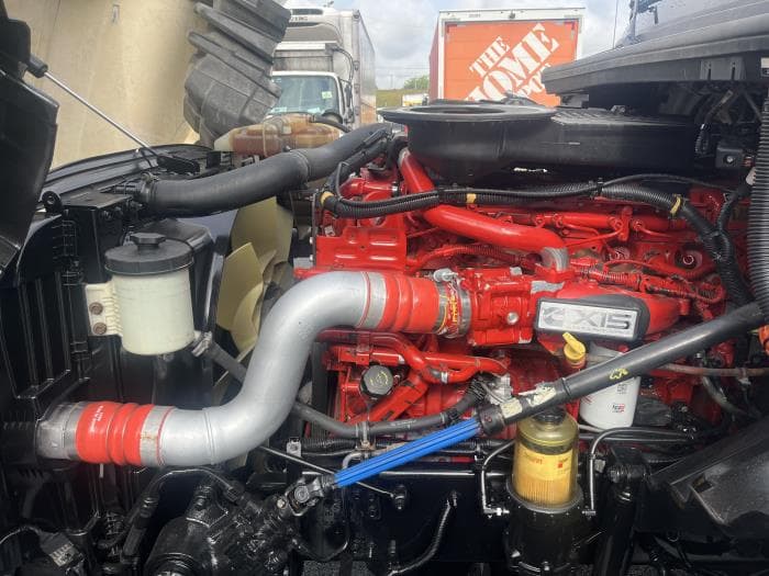 2019 International LT — photo 13