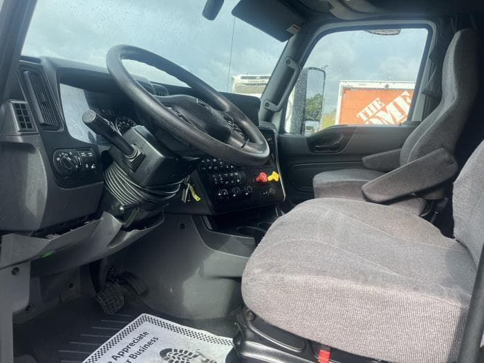 2019 International LT — photo 15